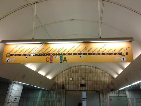 Morire di invidia per trasporti e qualità urbana perfino se ci aggira nella periferia di Praga. Foto e riflessioni