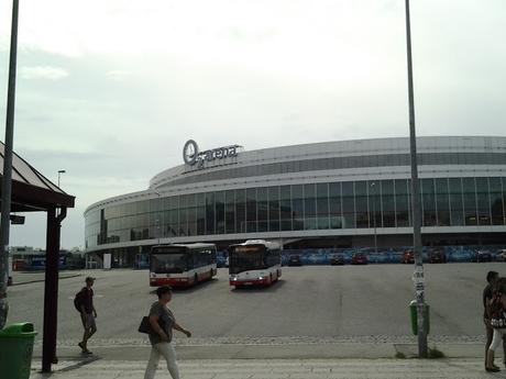 Morire di invidia per trasporti e qualità urbana perfino se ci aggira nella periferia di Praga. Foto e riflessioni