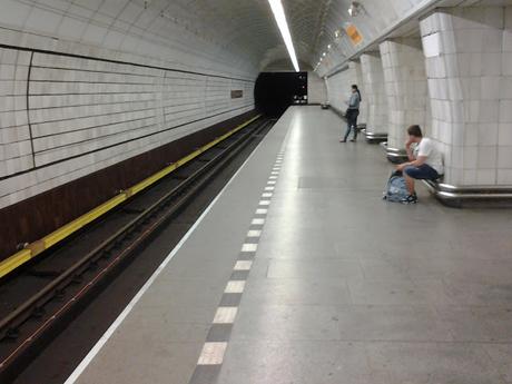 Morire di invidia per trasporti e qualità urbana perfino se ci aggira nella periferia di Praga. Foto e riflessioni