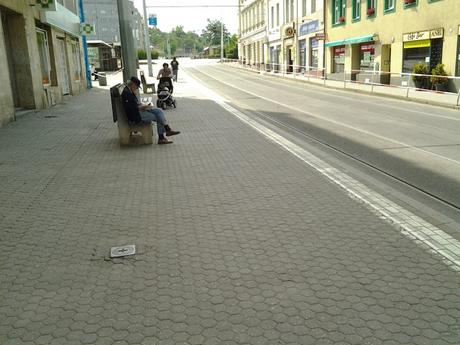 Morire di invidia per trasporti e qualità urbana perfino se ci aggira nella periferia di Praga. Foto e riflessioni
