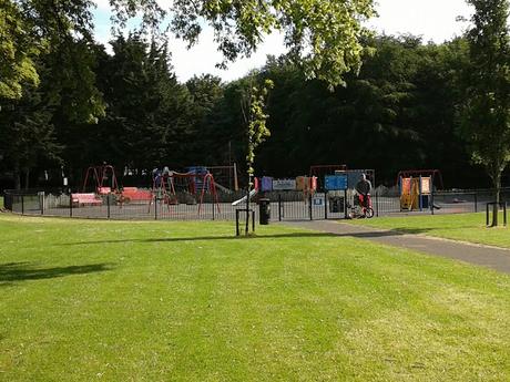 60 foto per rifarsi gli occhi girando tra i parchi di Dublino. Irlanda in crisi? Come sono giustificabili differenze così abissali tra noi e loro?