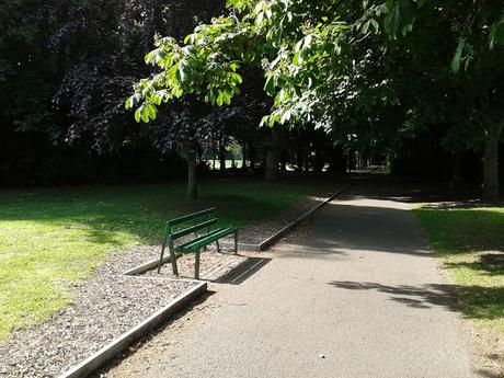 60 foto per rifarsi gli occhi girando tra i parchi di Dublino. Irlanda in crisi? Come sono giustificabili differenze così abissali tra noi e loro?