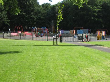 60 foto per rifarsi gli occhi girando tra i parchi di Dublino. Irlanda in crisi? Come sono giustificabili differenze così abissali tra noi e loro?