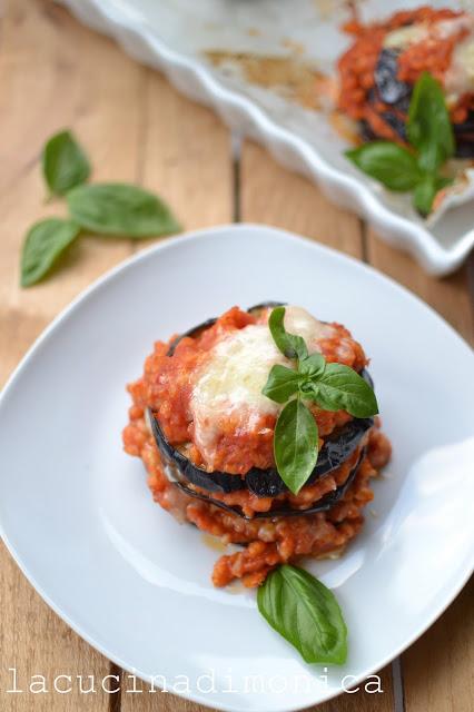 SFORMATINO DI FREGOLA ALLA PARMIGIANA DI MELANZANE