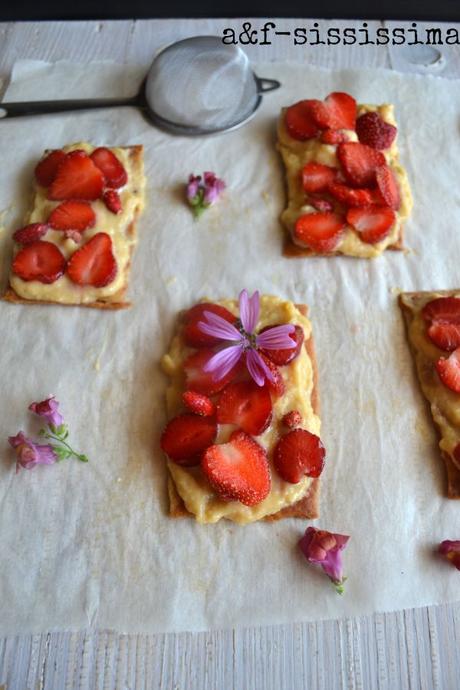 crostata a fette con fragoline di bosco