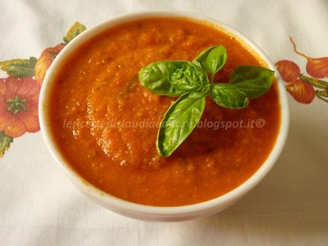 Salsa di pomodoro veloce, con cipolla, aglio e basilico