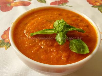 Salsa di pomodoro veloce, con cipolla, aglio e basilico