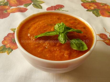 Salsa di pomodoro veloce, con cipolla, aglio e basilico