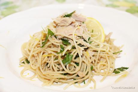 Spaghetti con Tonno, Prezzemolo e Scorza di Limone