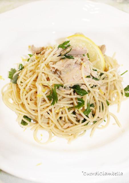 Spaghetti con Tonno, Prezzemolo e Scorza di Limone