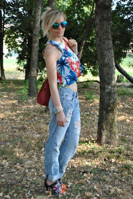 outfit crop top come abbinare il crop top abbinamenti crop top outfit jeans strappati denim ripped jeans boyfriend jeans come abbinare i boyfriend  mariafelicia magno fashion blogger colorblock by felym fashion blog italiani outfit estivi donna outfit estate 2015 outfit luglio summer outfit s summer outfits for girls 