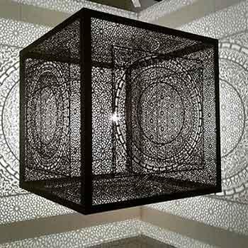 Intersections - Opera di Anila Quayyum Agha