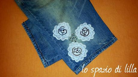 Come trasformare facilmente un jeans da uomo in uno da donna /  An easy way to change a male jeans into a female one