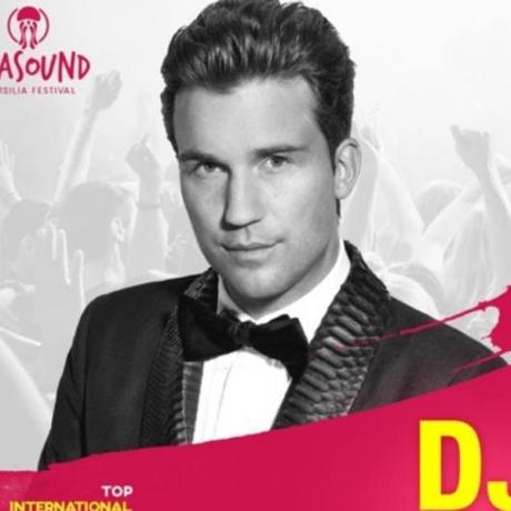 Sabato 22 agosto 2015 -  Seasound Versilia Festival @ Cittadella del Carnevale, Viareggio (LU).