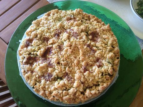 SBRICIOLATA SALATA CON ZUCCHINE SPECK E ROBIOLA