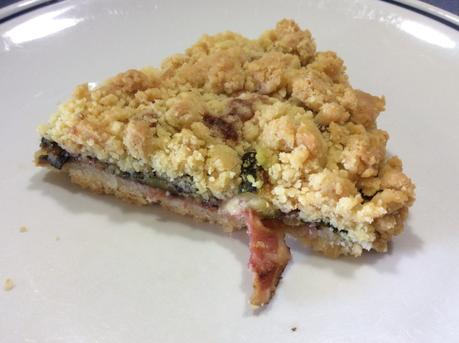 SBRICIOLATA SALATA CON ZUCCHINE SPECK E ROBIOLA