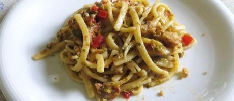 Scialatelli con noci, zucchine e triglie