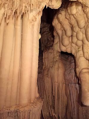 Le grotte carsiche di Toirano: dove l'acqua diventa scultrice.