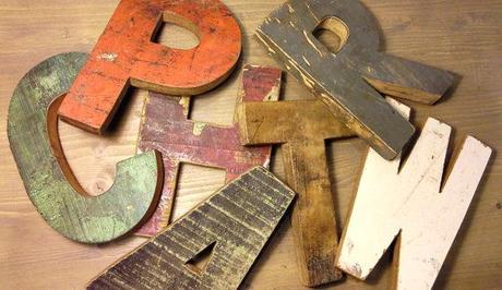 Arredare Casa con le lettere vintage: il lettering