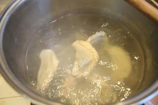 Varenyky con ripieno di mirtilli - i ravioli ucraini