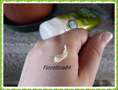 Foot scrub all'olio di oliva di Dr. Organic