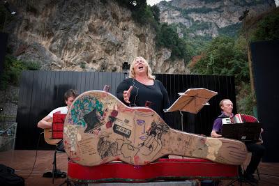 Il ritorno a Positano di Antonella Morea in “…IO LA CANTO COSI’!” omaggio a Gabriella Ferri