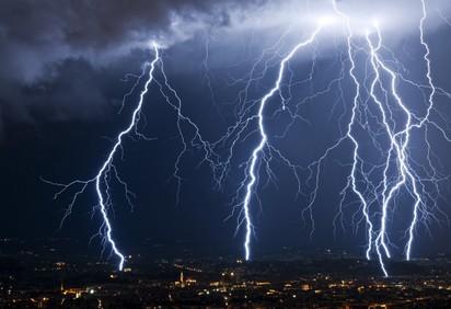 Nubifragio a Firenze del giorno 1 agosto 2015: per il sindaco Dario Nardella è stato un “bombardamento chirurgico”