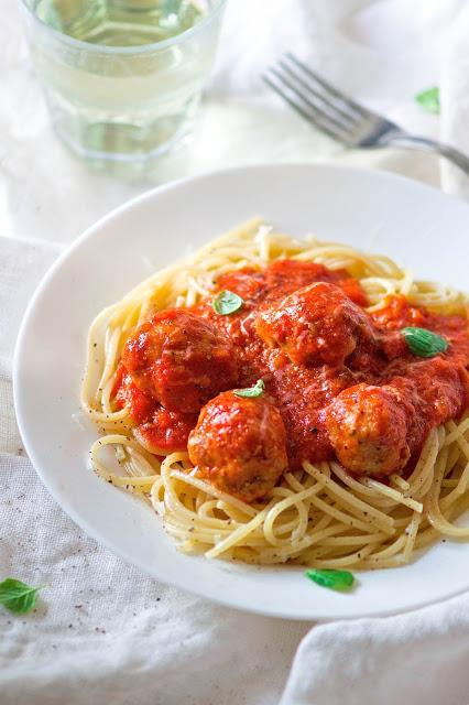 Spaghetti e polpette al sugo