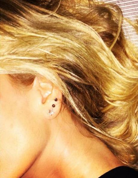 alessia-marcuzzi-terzo-buco-orecchio