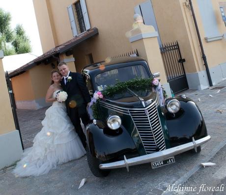 L’auto degli sposi…le decorazioni floreali