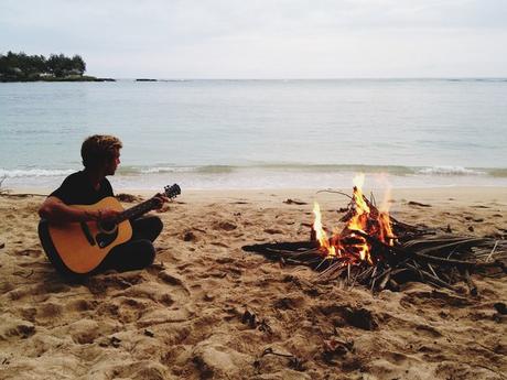 Musica da ascoltare sotto l'ombrellone per augurarvi buone vacanze