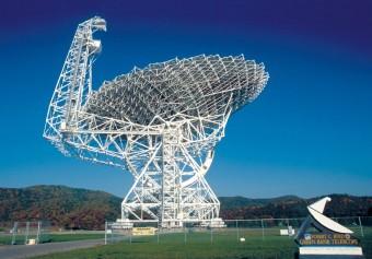 Il radiotelescopio ‘Robert C. Byrd’ Green Bank Telescope. Crediti: NRAO/AUI/NSF