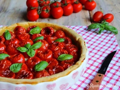 Torta salata con ricotta e pomodorini