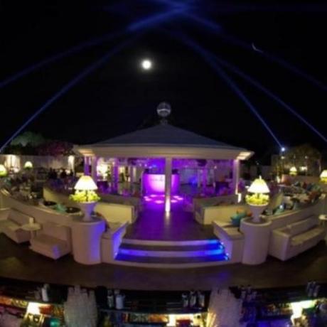 Luna Glam Club San Teodoro Sardegna: i grandi eventi di agosto 2015.