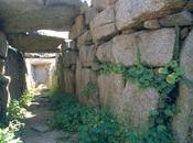 Archeologia. Sepolture sarde preistoriche. Tumuli Tombe Giganti Megalitiche Gallura