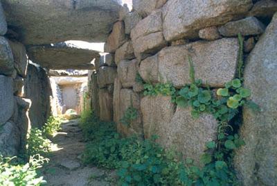 Archeologia. Sepolture sarde preistoriche. Tumuli e Tombe di Giganti Megalitiche in Gallura