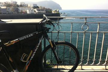 A pedali tra i paesaggi del Garda: il Cicloraduno degli Amici della Bicicletta