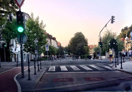 40 foto per un confronto con Lubiana. In 10 anni la piccola capitale slovena si è portata 50 anni avanti a noi. Come ha fatto?