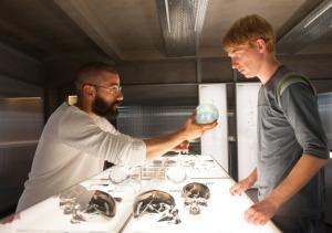 ex-machina-oscar-isaac-domhnall-gleeson