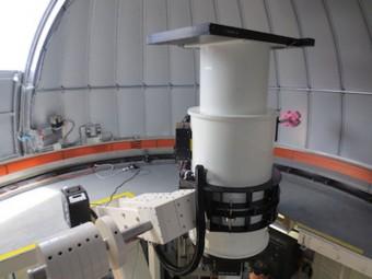 Il telescopio Asteroid Terrestrial-impact Last Alert System, o ATLAS 1, è appena stato completato sulla cima del vulcano Haleakala alle Hawaii. ATLAS è una delle due soluzioni a firma NASA per la ricerca di asteroidi potenzialmente pericolosi. Crediti: Asteroid Terrestrial-impact Last Alert System Team.