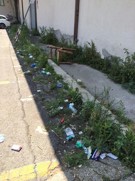 Foto ributtanti. Ecco come i tassisti sono costretti a lavorare a Ciampino