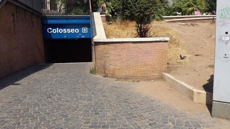 Cerchi la zona più sciatta di una città super sciatta? Vai di fronte al Colosseo sulla straordinaria terrazza panoramica...