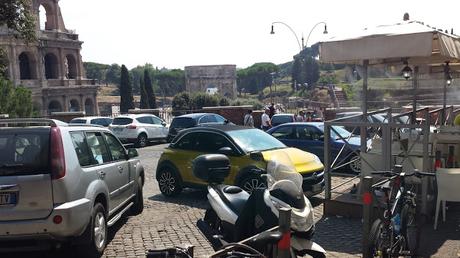 Cerchi la zona più sciatta di una città super sciatta? Vai di fronte al Colosseo sulla straordinaria terrazza panoramica...