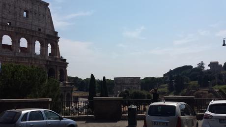 Cerchi la zona più sciatta di una città super sciatta? Vai di fronte al Colosseo sulla straordinaria terrazza panoramica...