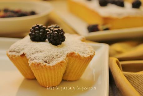 Tartellette con Frangipane alle More     (Bakewell blackberry tarts)