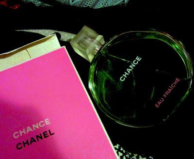 quattro abiti e una borsa