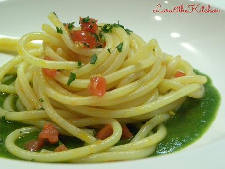 SPAGHETTI POMODORINI E COLATURA DI ALICI, CREMA DI SALICORNIA