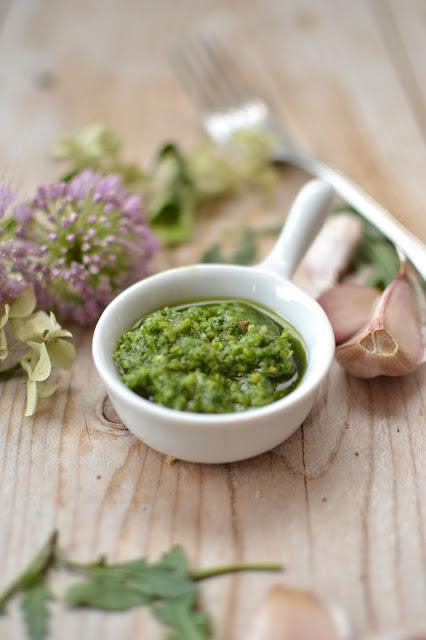 STROZZAPRETI CON PEPERONI AL PESTO DI RUCOLA