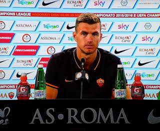 Dzeko si presenta: 