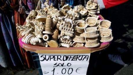 Gli urtisti ritornano al Colosseo. Il Comune pronto alla resa dopo solo un mese dallo storico spostamento